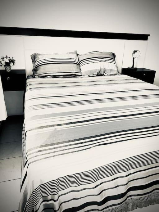 Stayhere! Fique Aqui! Apartamento 2/4 Mobiliado No Costa Azul :-) Salvador Luaran gambar